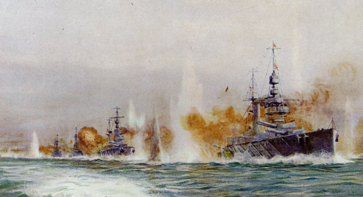 Линейный крейсер HMS Lion ведëт эскадру английских крейсеров под командованием адмирала Битти.