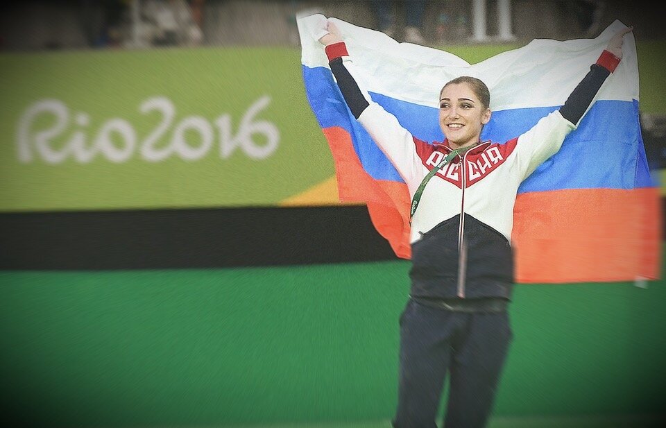 Олимпийская чемпионка гимнастика кровь месячные
