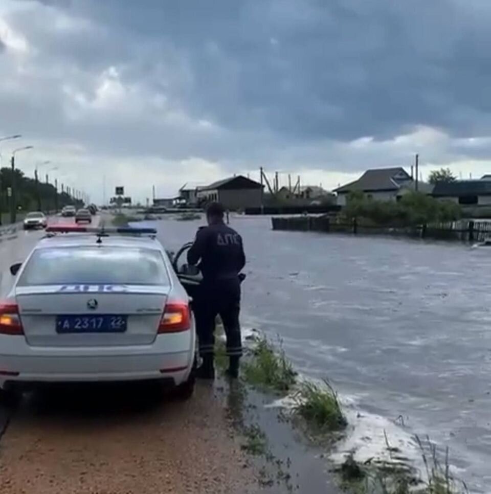    Потоп в Староалейском. Источник: кадры из видео "Инцидент Барнаул"