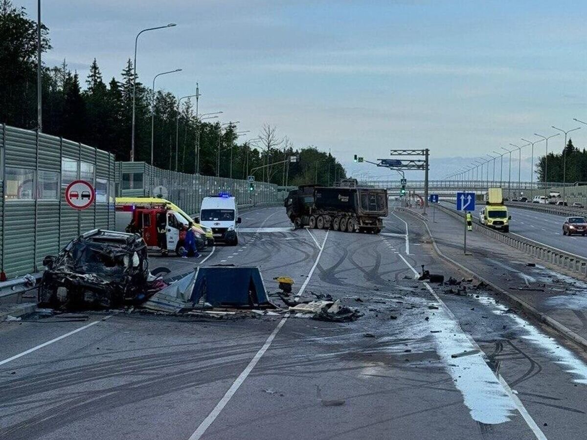    На месте ДТП на 60 километре автодороги М-1 "Беларусь" в Московской области© Фото : ГУ МВД России по Московской области