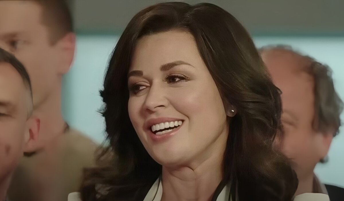    Кадр из сериала "Каспий" с Анастасией Заворотнюк: YouTube / @LeonidAgutin