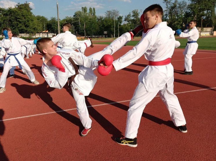 Прическа на тренировку по каратэ