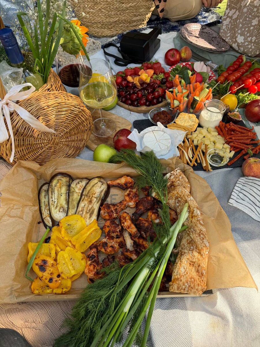 Пикник на природе в июне