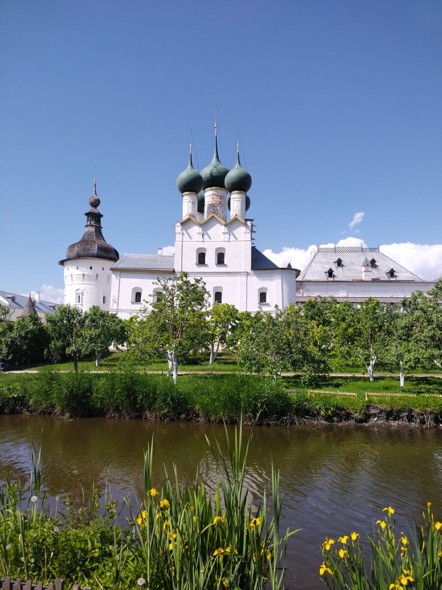 Вид из митрополичьего сада