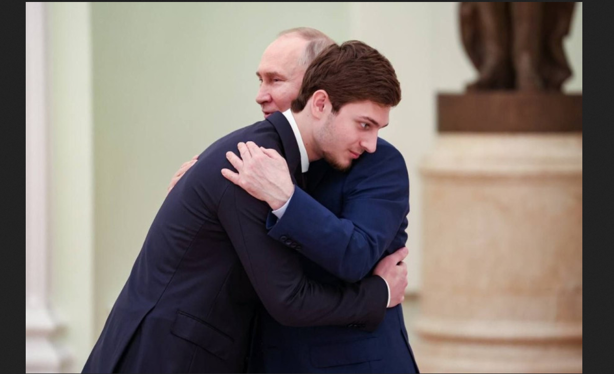 Встреча Али Кадырова с Владимиром Путиным. Фото из Телеграм-канала Рамзана Кадырова