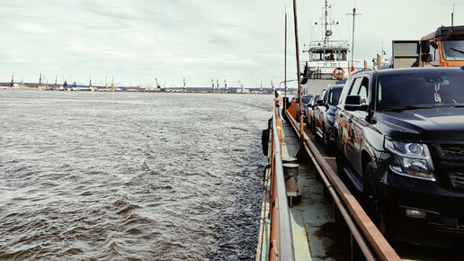 Как добраться из Лабытнанги до Салехарда летом: ⛴️ паромная переправа + маршрутка ИЛИ такси. Не самый удобный, но единственный способ