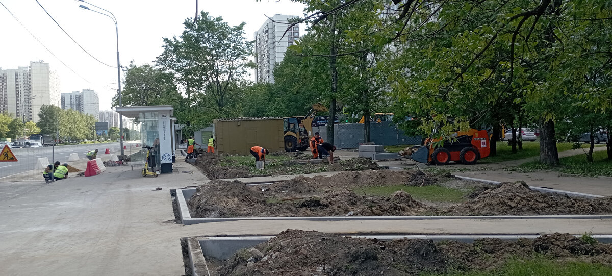 Алтуфьевское шоссе. Близ метро Алтуфьево. 