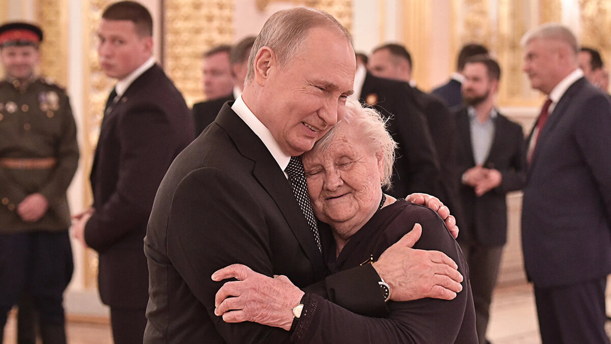 Путин заявил о возвращении индексации пенсий работающим пенсионерам
