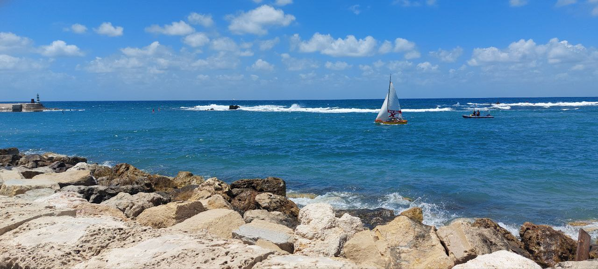 Конечно, в основном мы будем отдыхать) Из нашего архива - старый порт Яффо