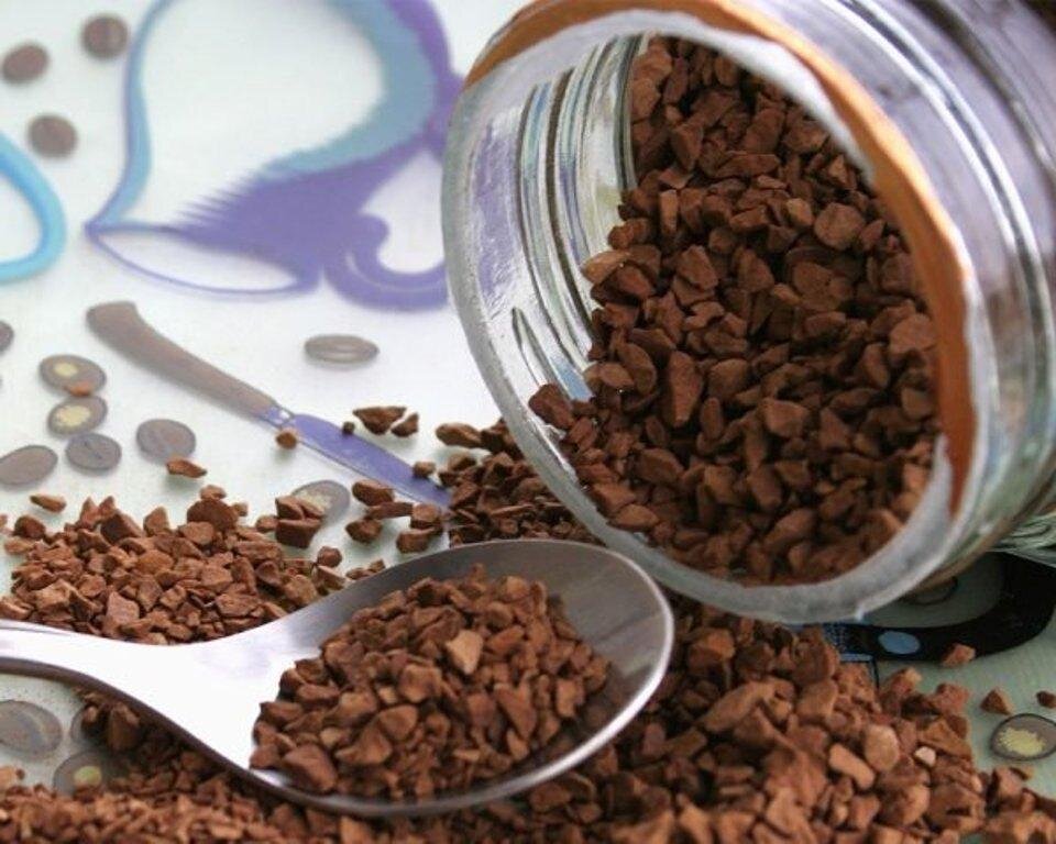 За деньги – ДА! В Твери парень и женщина пойманы на краже 15 банок кофе