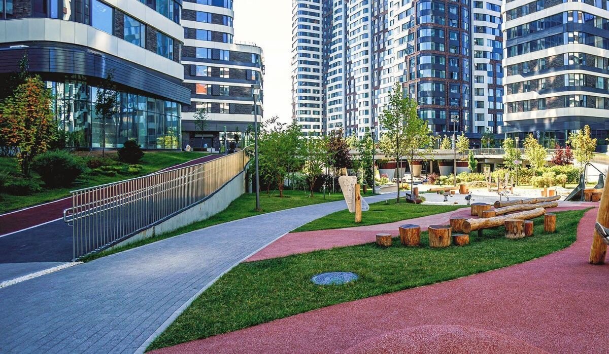     Дворовая территория. Источник: mos.ru Автор фото: Пресс-служба Мэра и Правительства Москвы