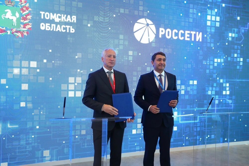 Фото: Global Look PressГубернатор Томской области Владимир Мазур и председатель правления «Сибагро» Андрей Тютюшев подписали договор на 500 млрд