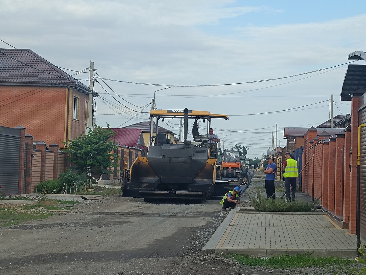 Бесси. Помните, в тачках так звали асфальтоукладчик😉