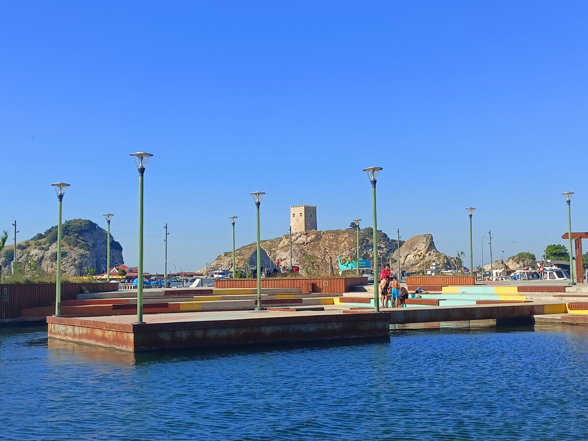 А так выыглядит прогулочная набережная