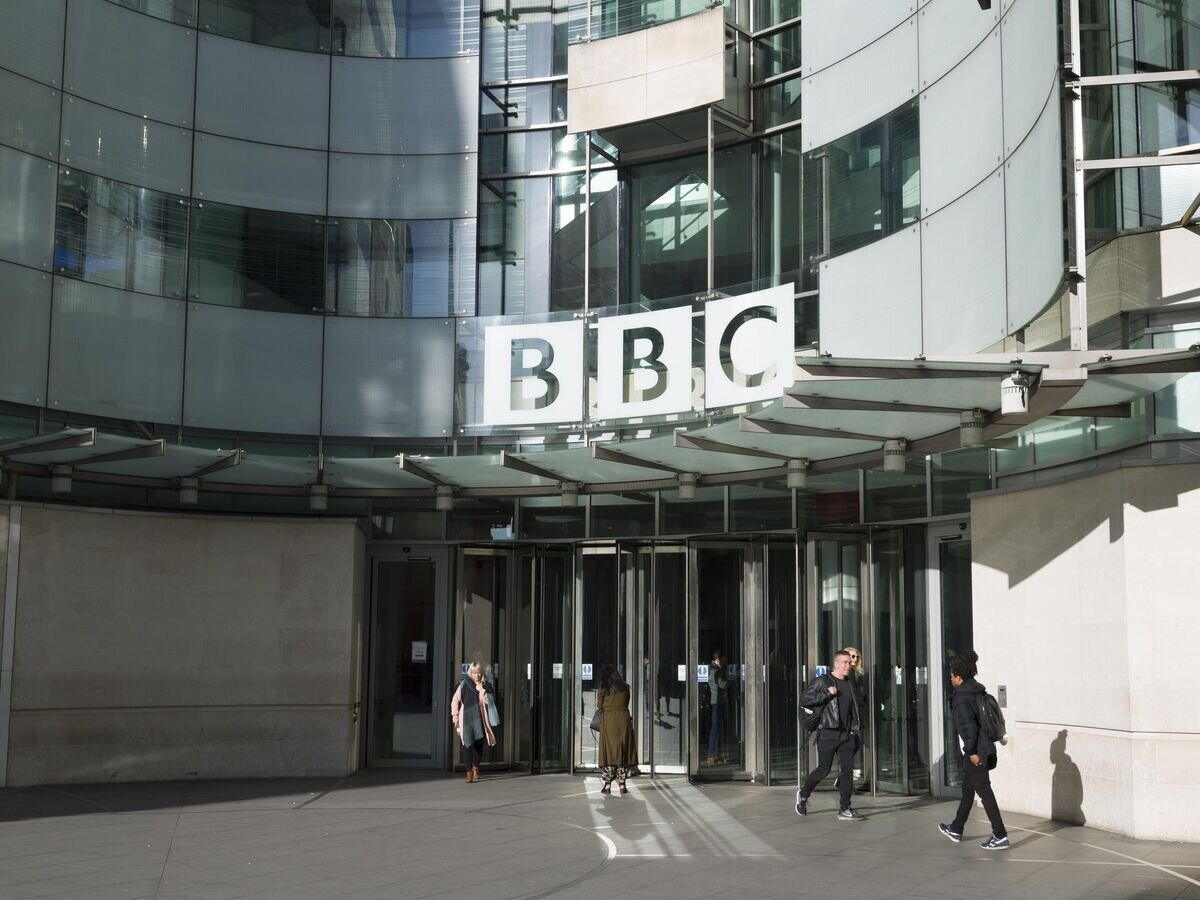    Штаб-квартира британской вещательной корпорации BBC в Лондоне© РИА Новости / Алекс Макнотон