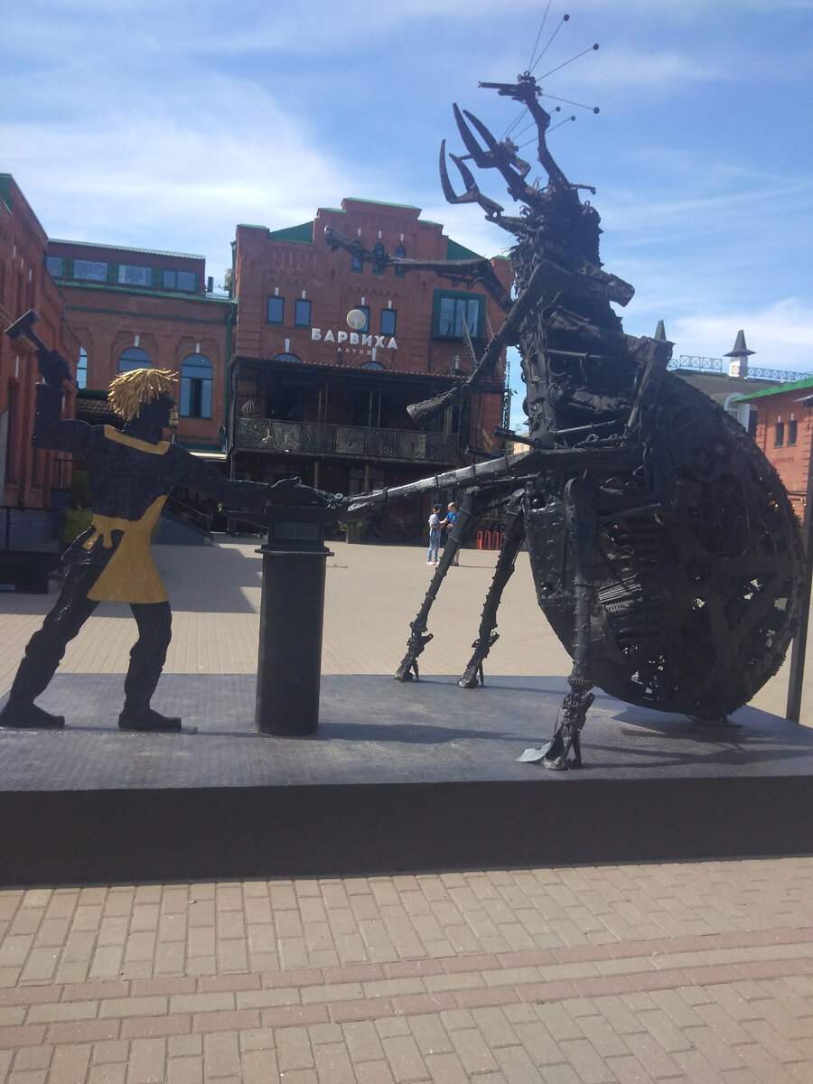 Скульптура " Укрощение блохи" в стиле Стимпанк. Фото автора канала