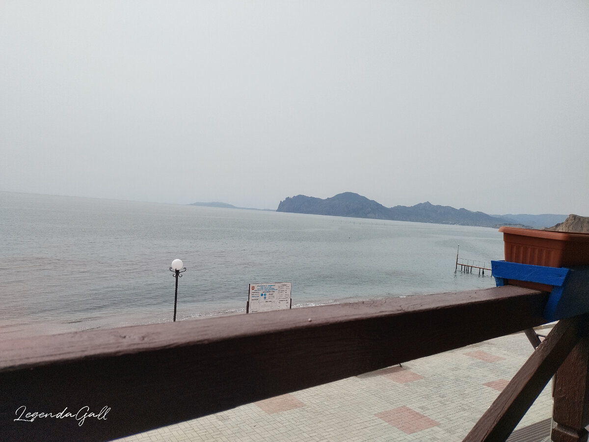 Вид на море из кафе. Апрель месяц