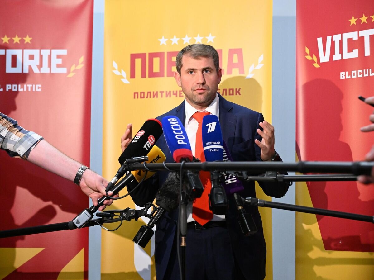    Молдавский оппозиционный политик, лидер партии "Шор" Илан Шор на съезде оппозиционного молдавского блока "Победа" в концертном зале "Москва" в Москве© РИА Новости / Алексей Майшев