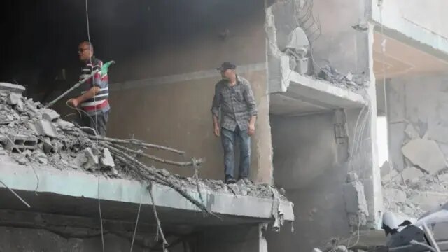 ,Министерство здравоохранения Газы, подконтрольное ХАМАС, сообщило, что в ходе боев израильских войск с ХАМАС в лагере беженцев «Нусейрат» и его окрестностях погибли 274 человека