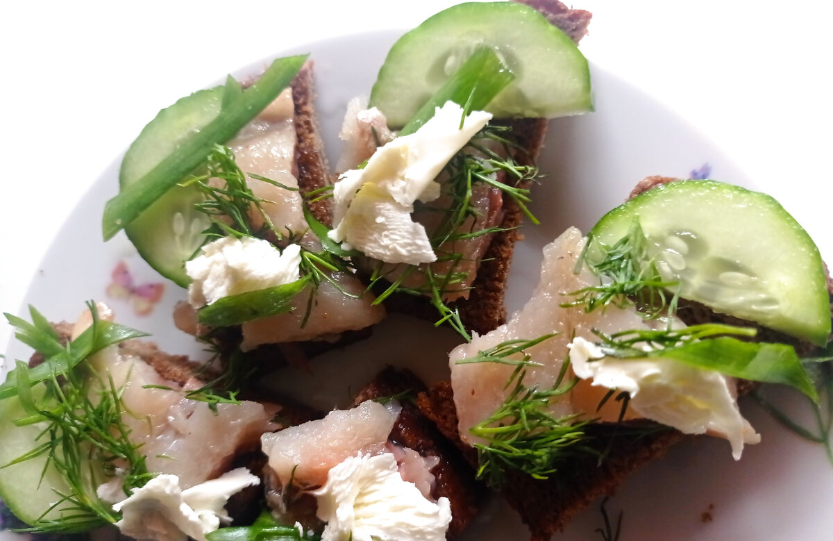 Бутерброды с селёдкой