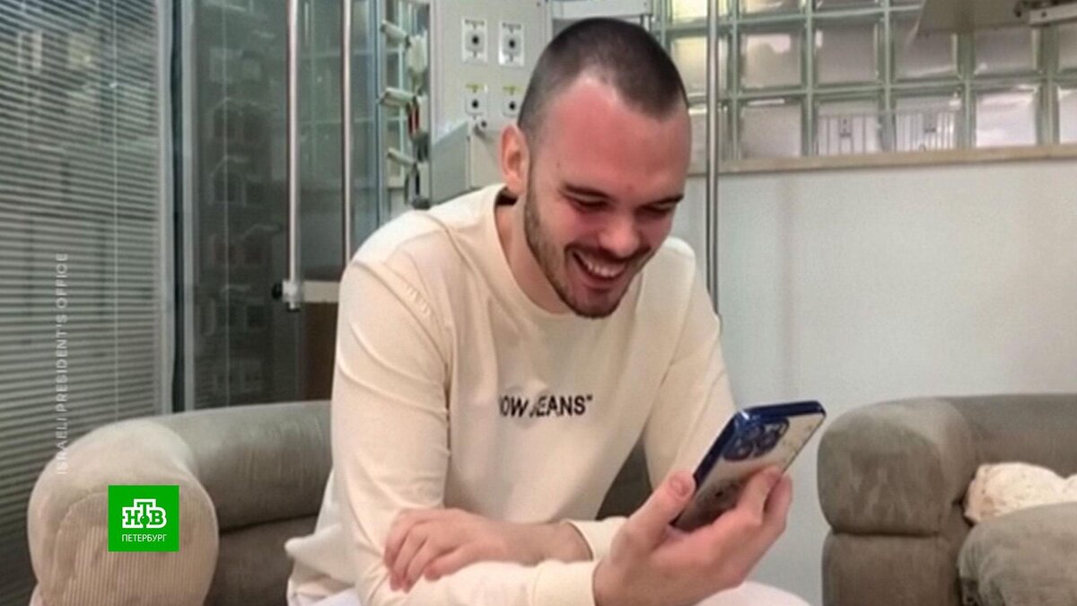    Как родные, близкие и друзья петербуржца ждали его возвращения из палестинского плена