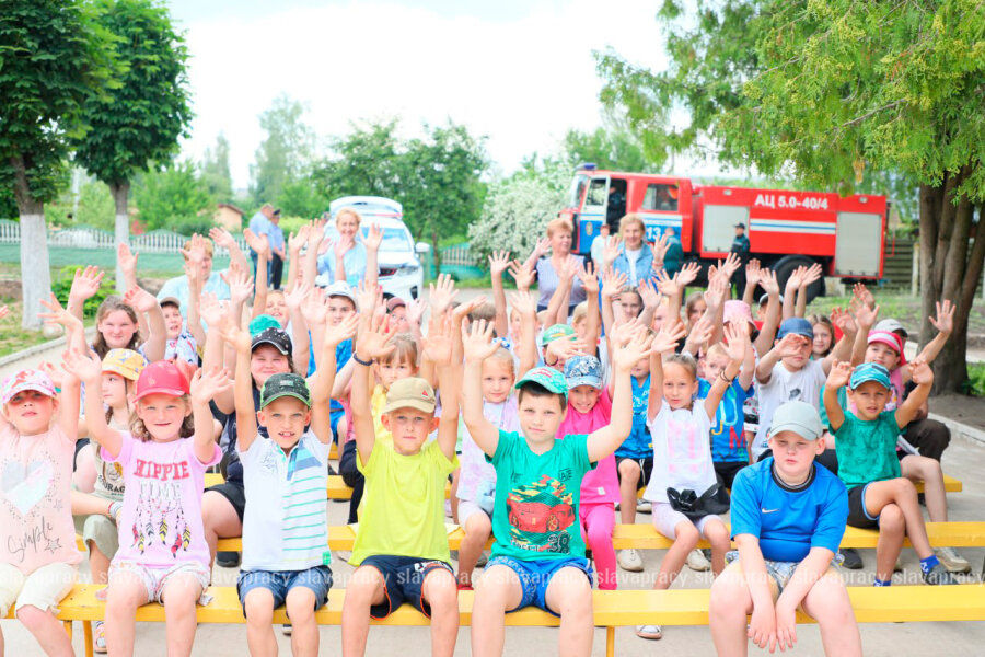     На базе Лесновской СШ состоялось открытие лагеря с дневным пребыванием "Патриоты"