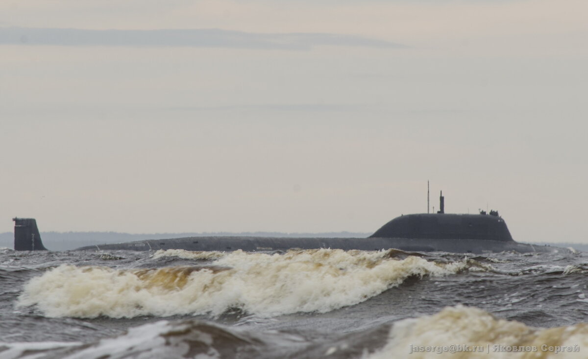 Начало июня выдалось богатым на атомные субмарины. Наконец-то появился и "Архангельск". 
