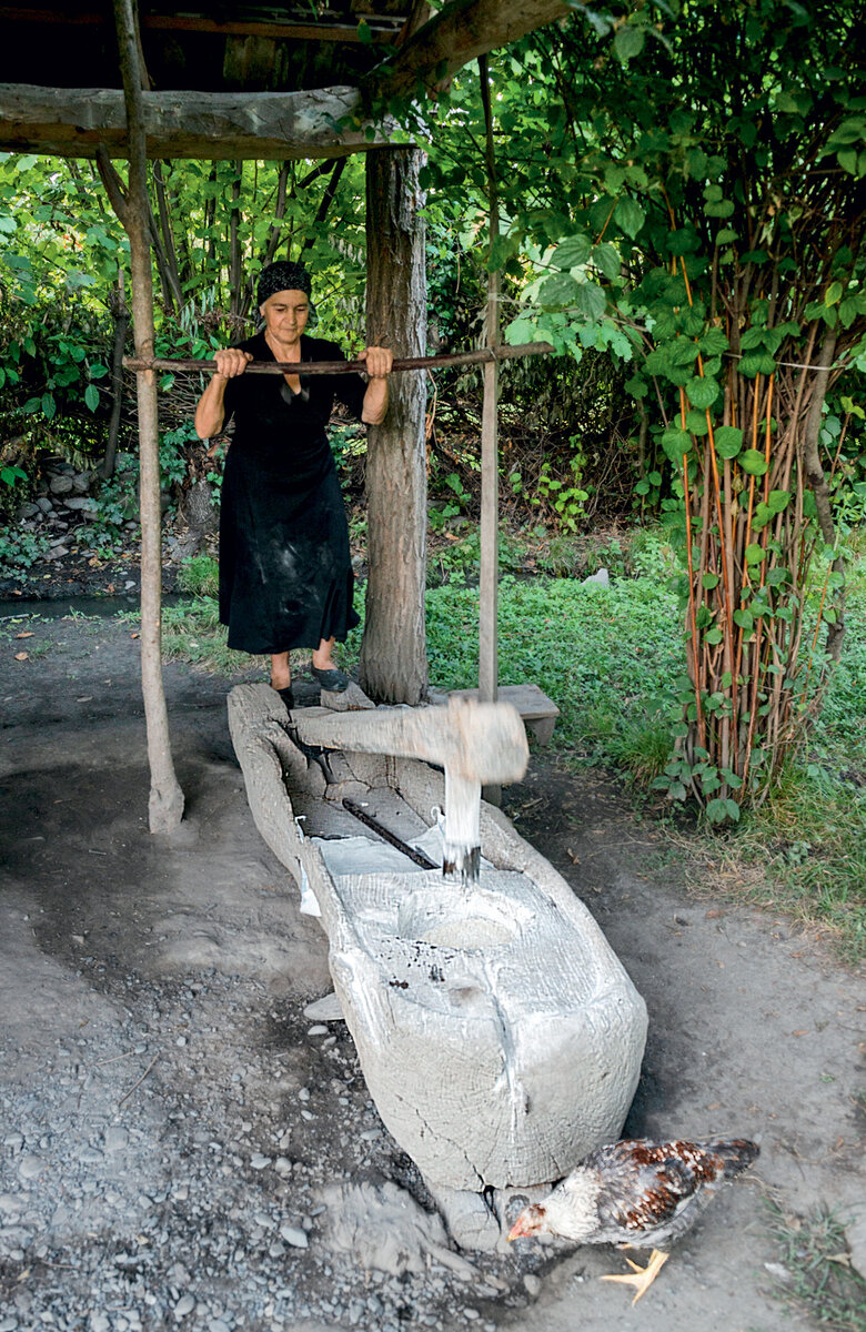 Старинная деревянная мельница