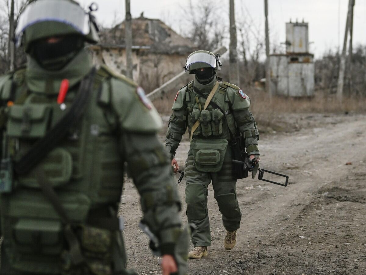    Российские военнослужащие в Авдеевке© РИА Новости / Станислав Красильников