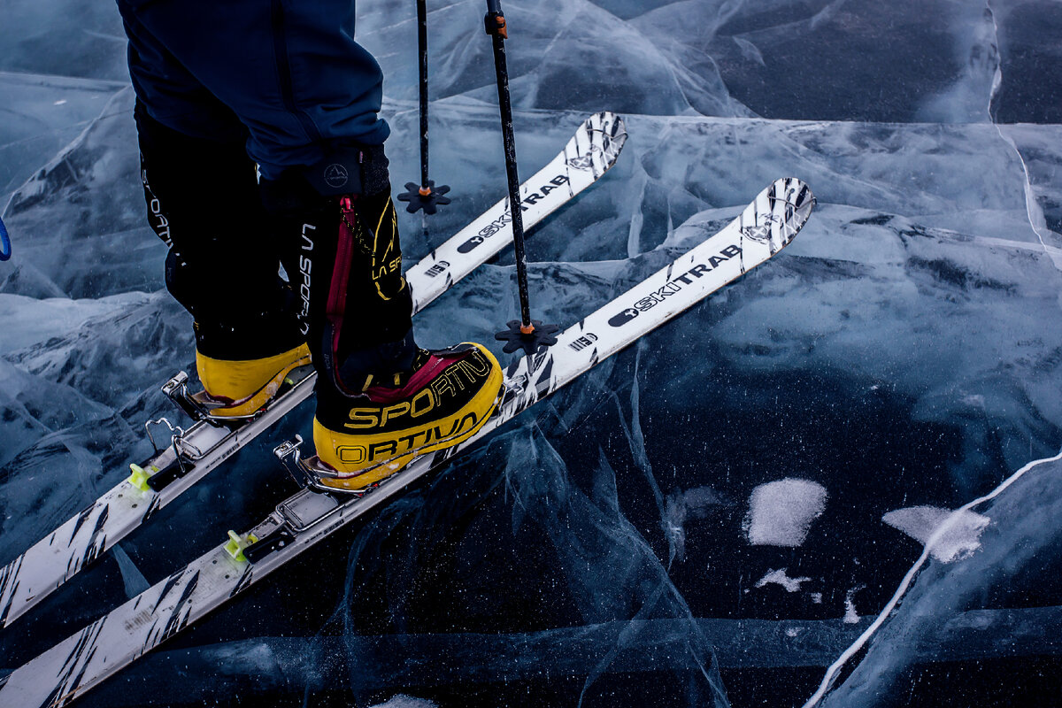 Над ледяной бездной. Озеро Сюрприз. Массив Камираки.