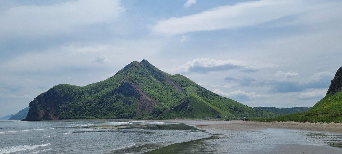 Вид на сам пик Смелый (официально гора Дуэт)
