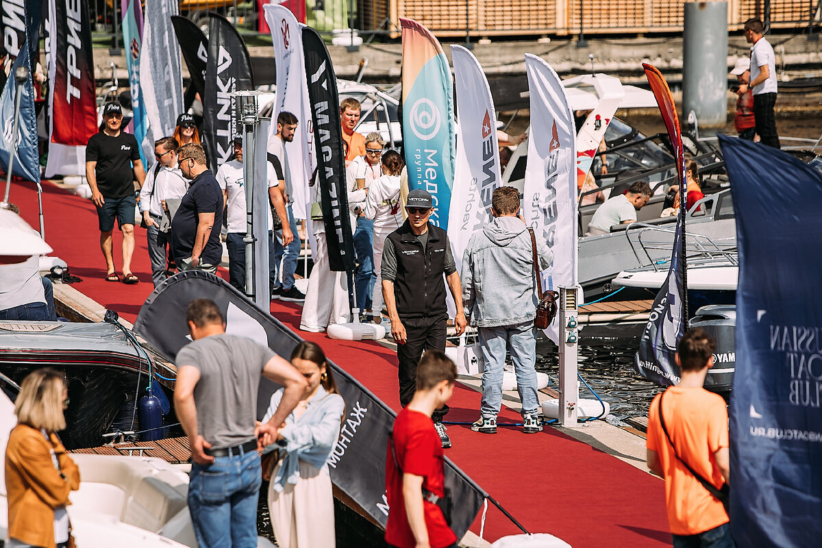 Прошлые фотографии с мероприятия предоставлены организаторами выставки ведущим российским яхтенным журналом Y Magazine.