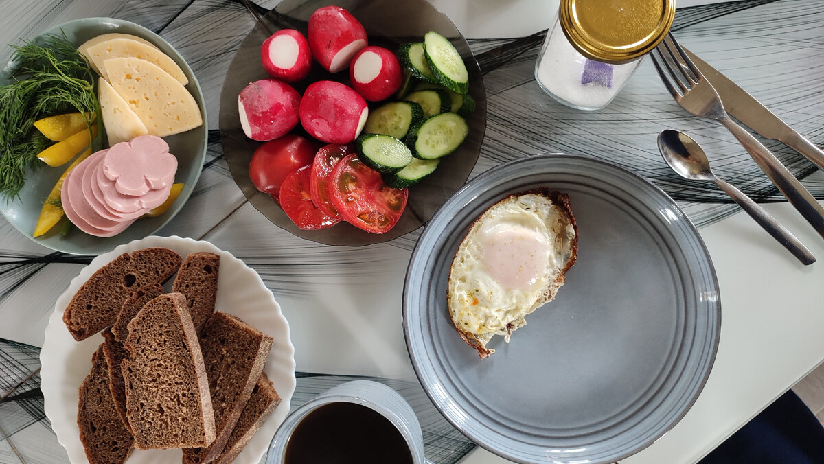 В кадр не попали: масло,икра и творожный сыр