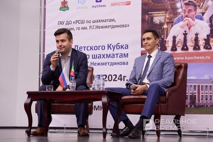 Ян Непомнящий на встрече с юными шахматистами. realnoevremya.ru/Динар Фатыхов
