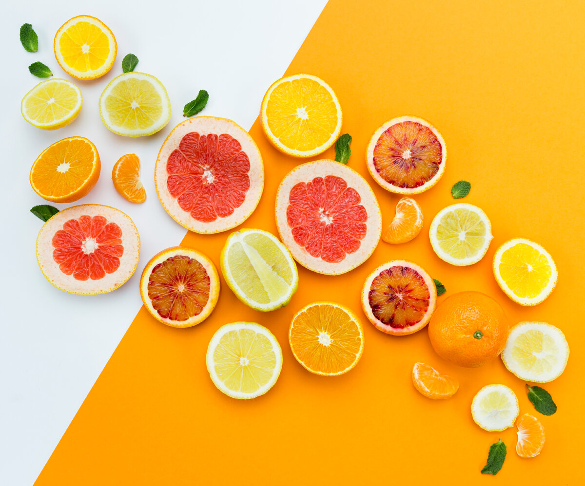 <a href="https://ru.freepik.com/free-photo/top-view-slices-fresh-fruit_7533596.htm#fromView=search&page=1&position=26&uuid=ece26177-f87f-49d3-8503-89289a4464d9">Изображение от freepik</a>