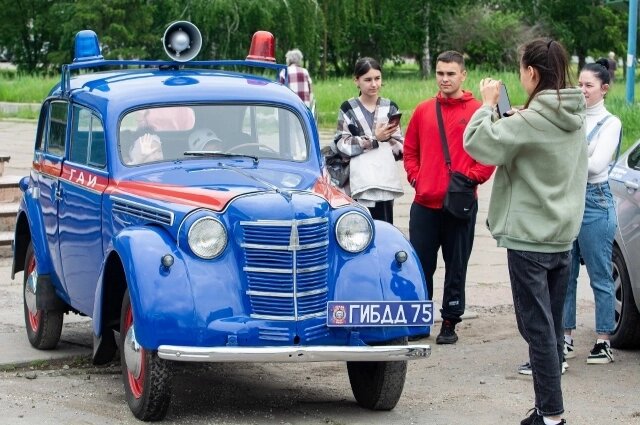    На этом автомобиле инспекторы ГАИ патрулировали город в 50-60-х годах. Фото: пресс-служба УГИБДД УМВД России по Омской области