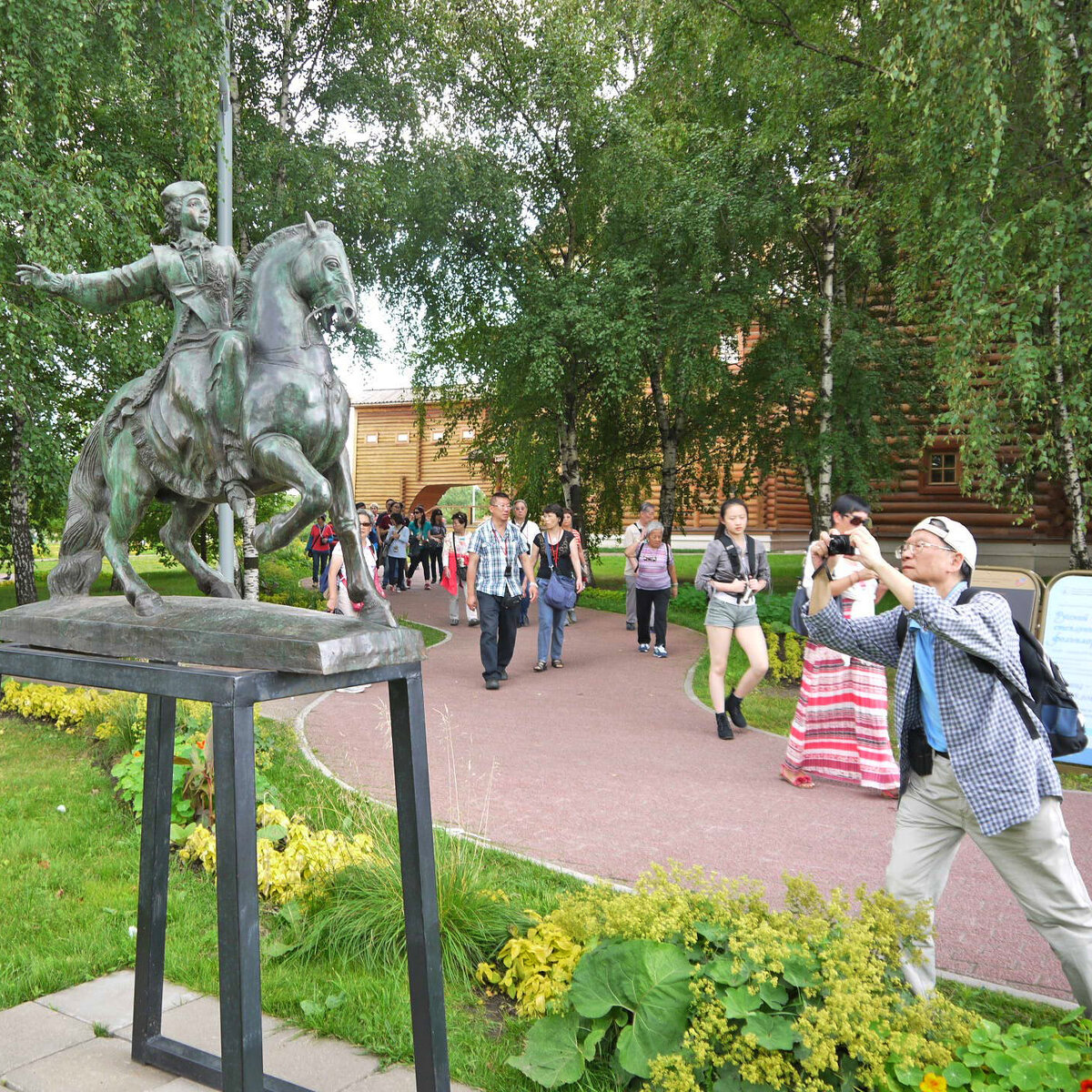 Китайцы в Коломенском.