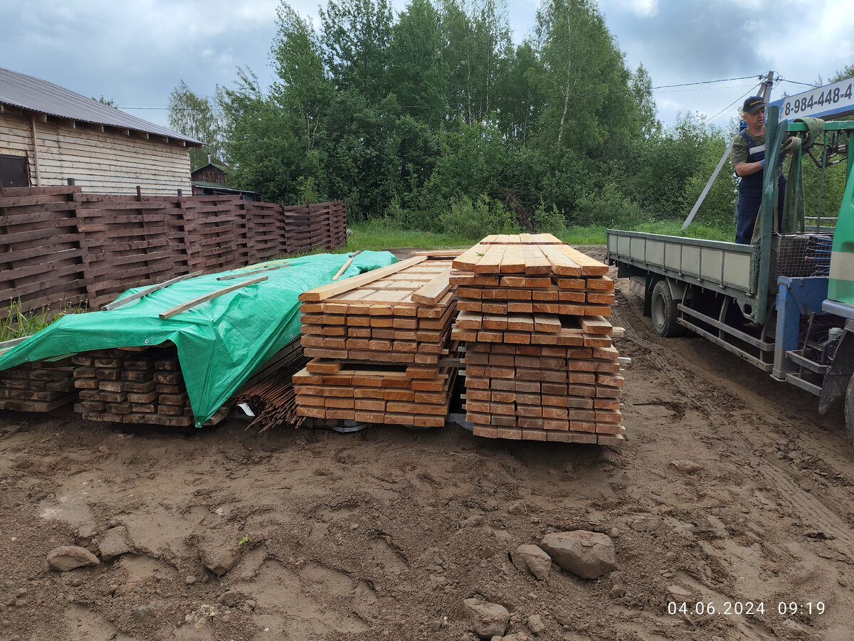 Конец разгрузки. Момент когда он просит написать хороший отзыв. 