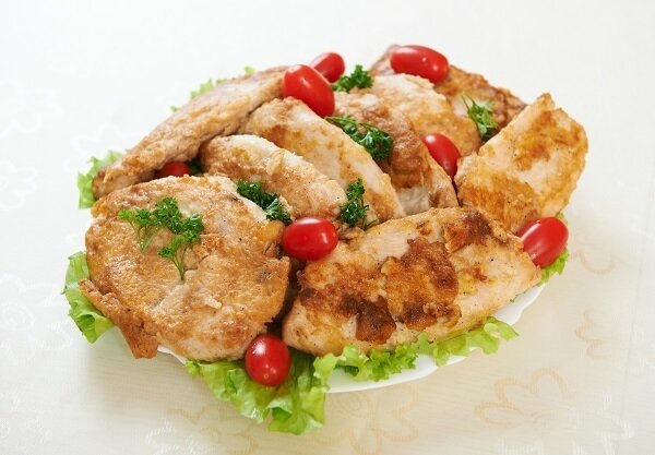    Филе индейки в сырном кляре. Фото: Дмитрий Позднухов/BurdaMedia