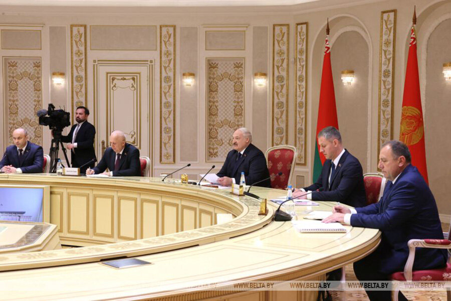     Александр Лукашенко: во взаимной торговле с Воронежской областью нужно стремиться к заветному миллиарду