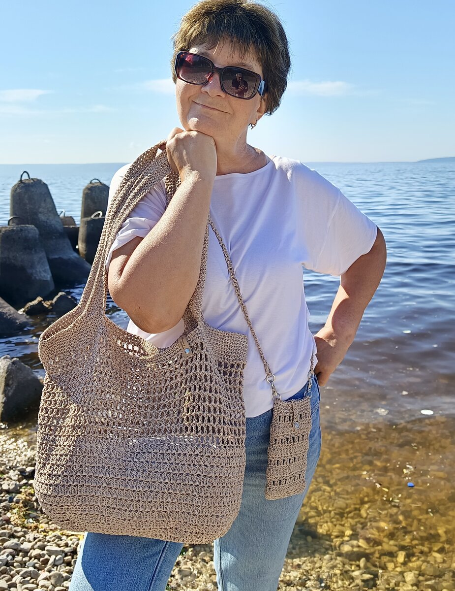 Комплект из двух вязаных сумок