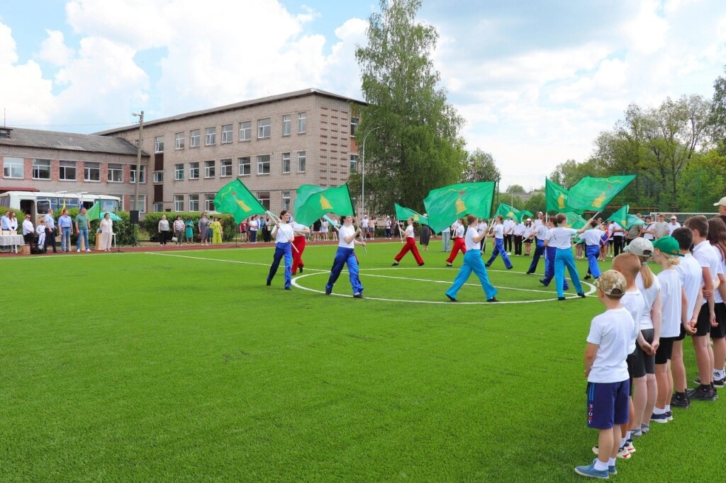 В Торопце открыли новый школьный стадион