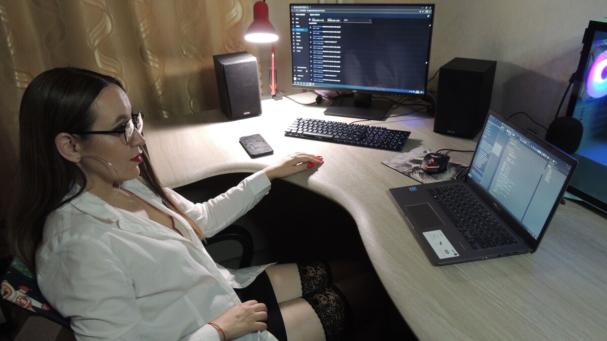 Программировает компонент силой красоты!