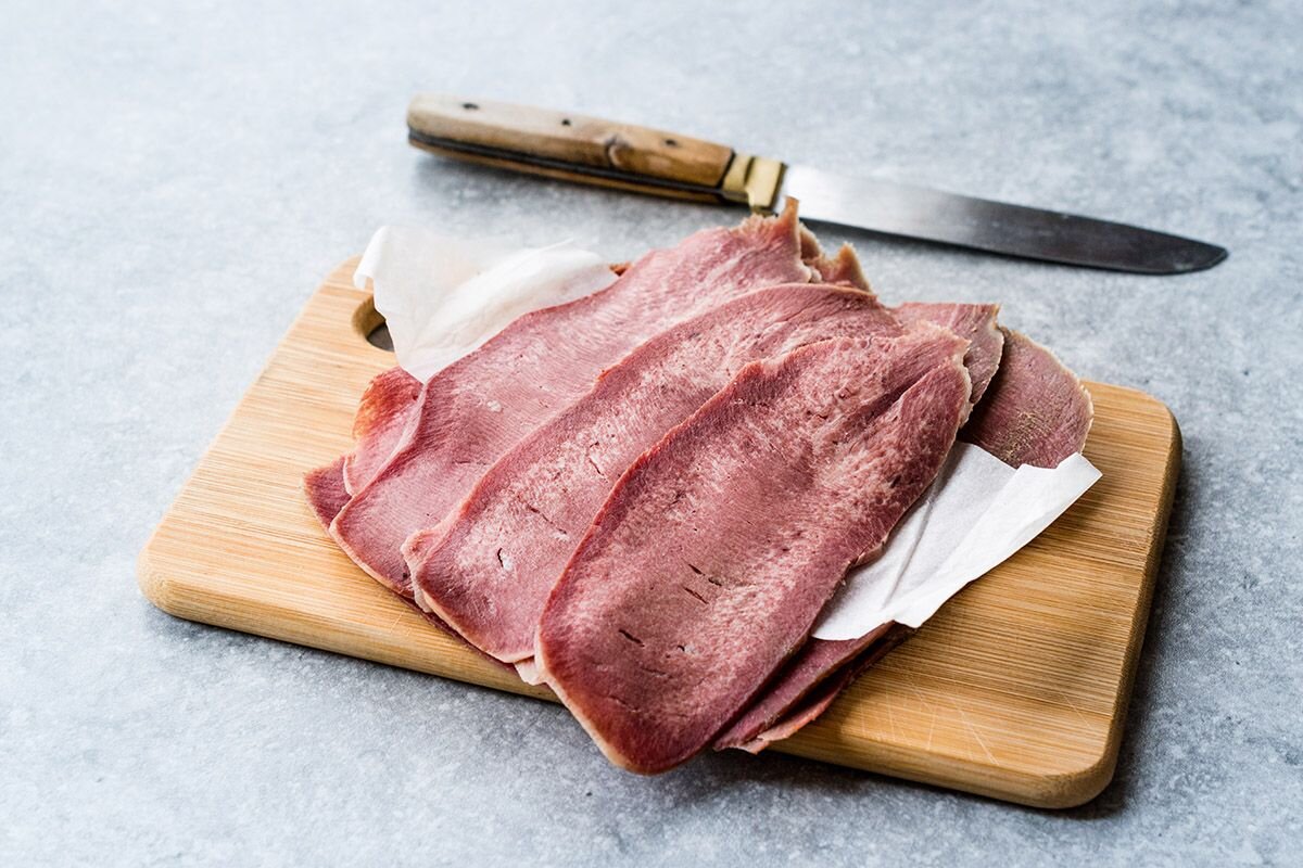 Нарезанным он выглядит поаппетитнее, правда? Источник: shutterstock.com📷
