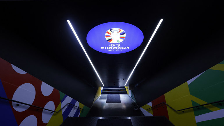    Логотип Евро-2024 в Мюнхене. Reuters