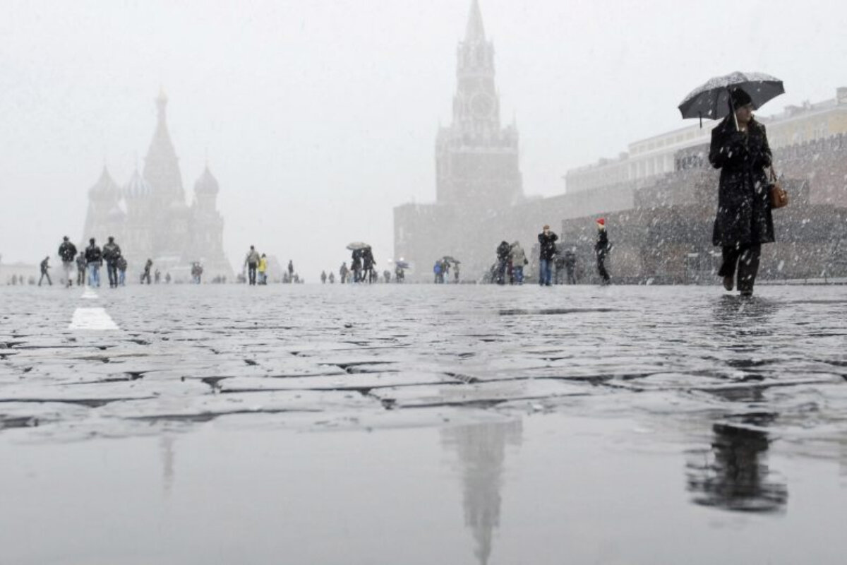 Такой силы дождя еще не было». На Москву надвигается «тропический  мегаливень». Что ждет столицу в День России? | RuNews24.ru | Дзен