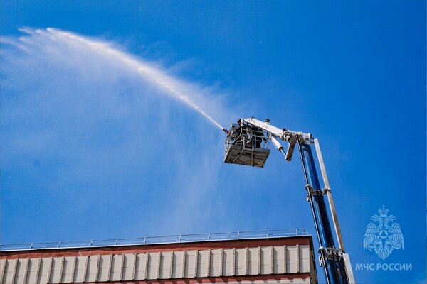     МЧС: на крыше Дворца искусств было несколько газовых баллонов