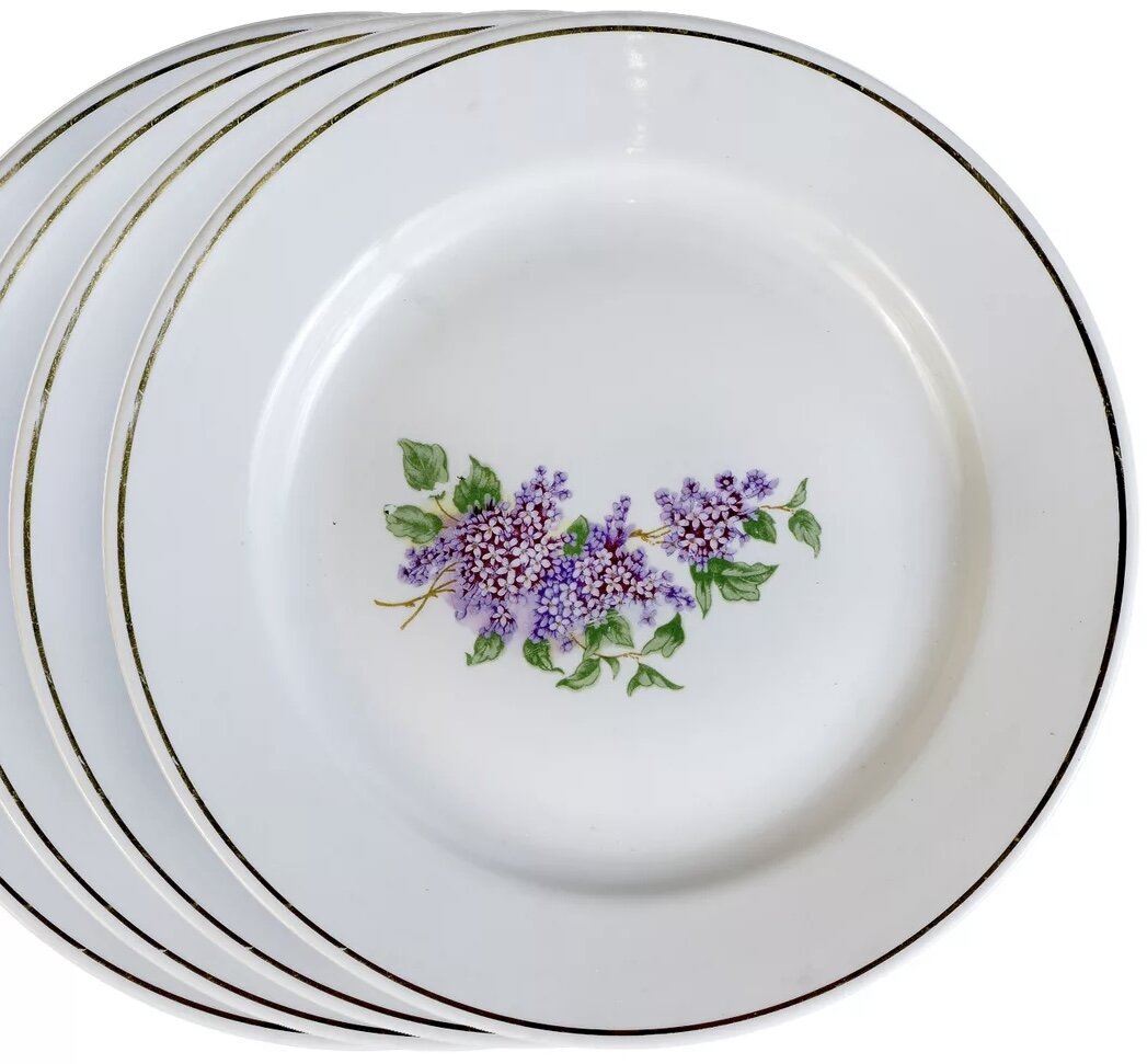 Если бы вместо сирени на тарелке была бы советская почтовая марка, то ее цена значительно поднялась