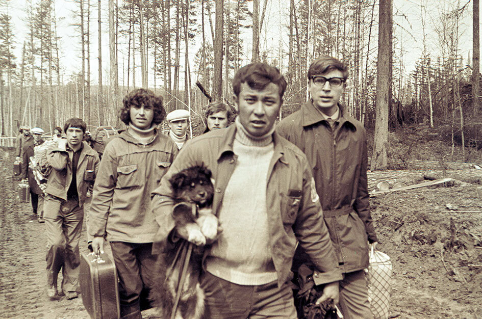 Первый десант прибыл в Звездный. Фото Николая Бриля