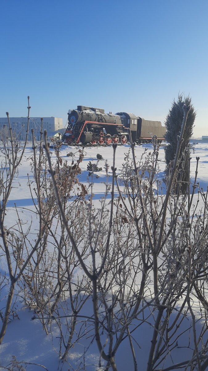 Утро в Барабинске, здесь вот не успел проскочить, термометр на вокзале -29 показывал...